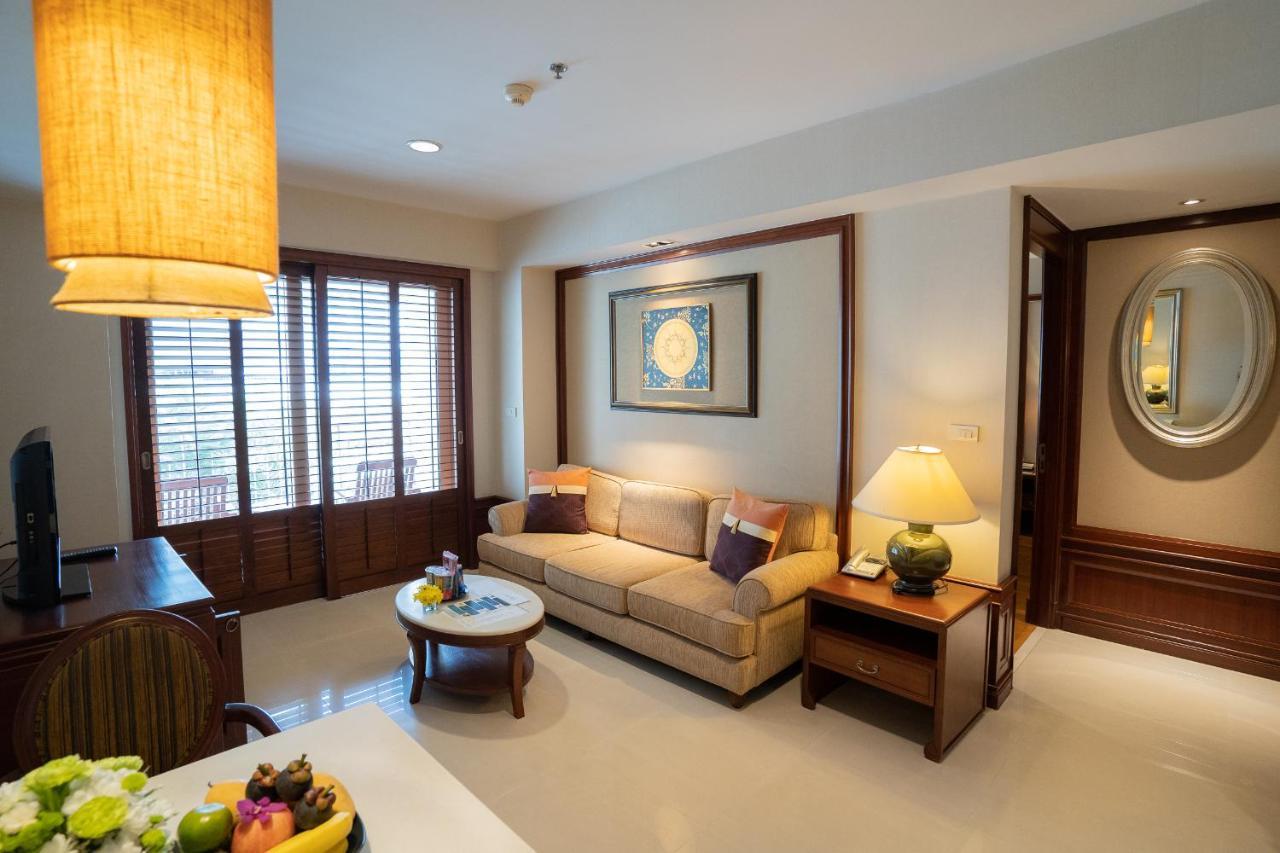 Отель Centre Point Sukhumvit Thong-Lo Бангкок Экстерьер фото