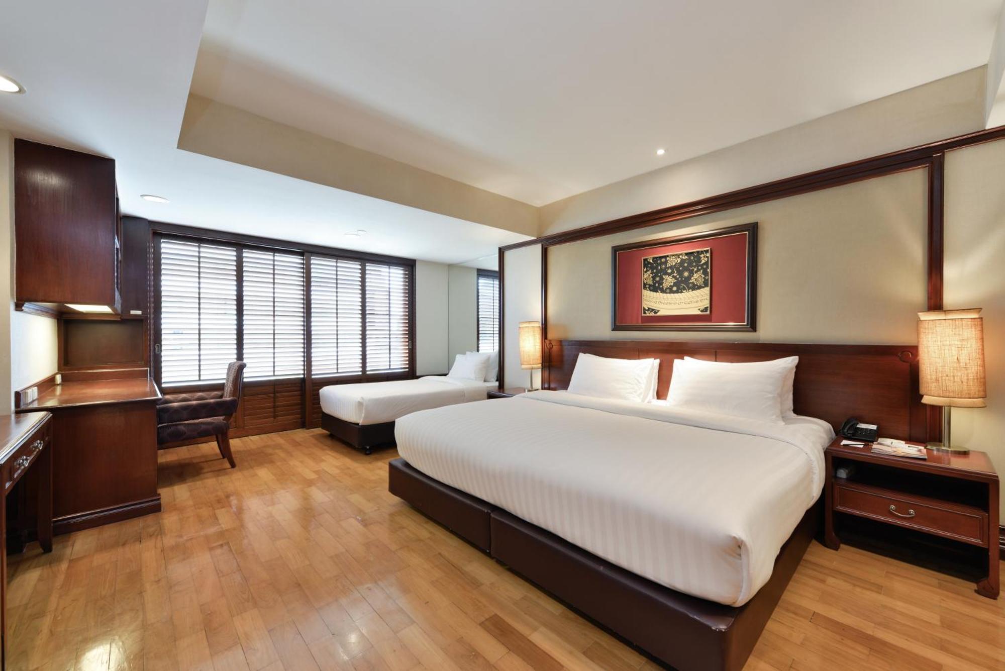 Отель Centre Point Sukhumvit Thong-Lo Бангкок Экстерьер фото