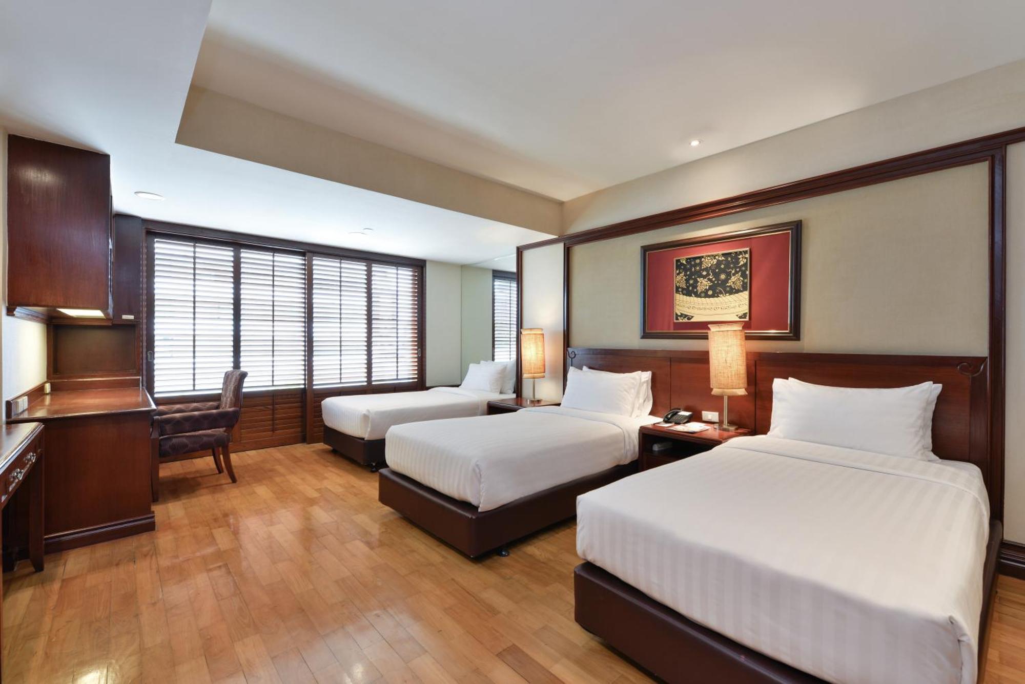 Отель Centre Point Sukhumvit Thong-Lo Бангкок Экстерьер фото