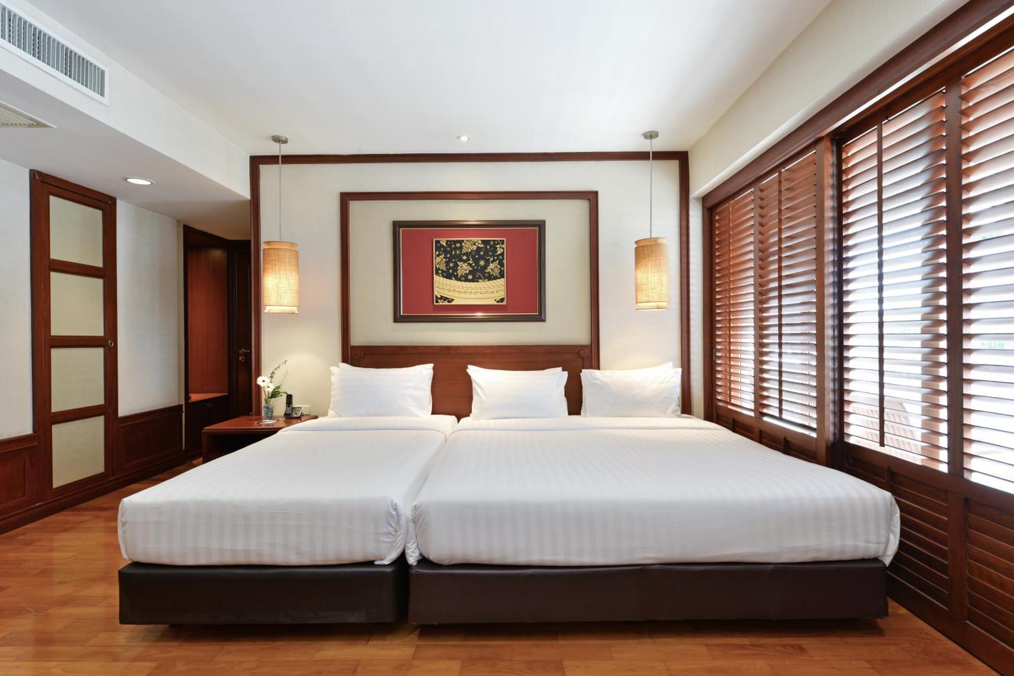 Отель Centre Point Sukhumvit Thong-Lo Бангкок Экстерьер фото
