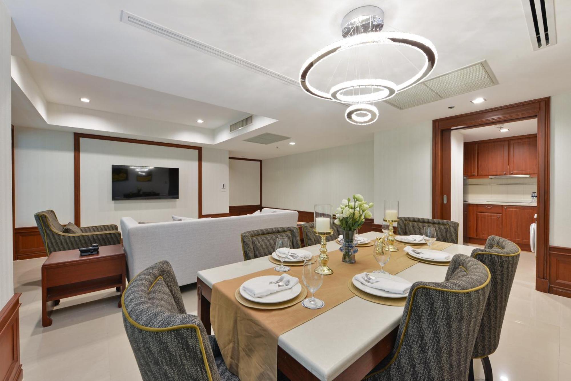 Отель Centre Point Sukhumvit Thong-Lo Бангкок Экстерьер фото