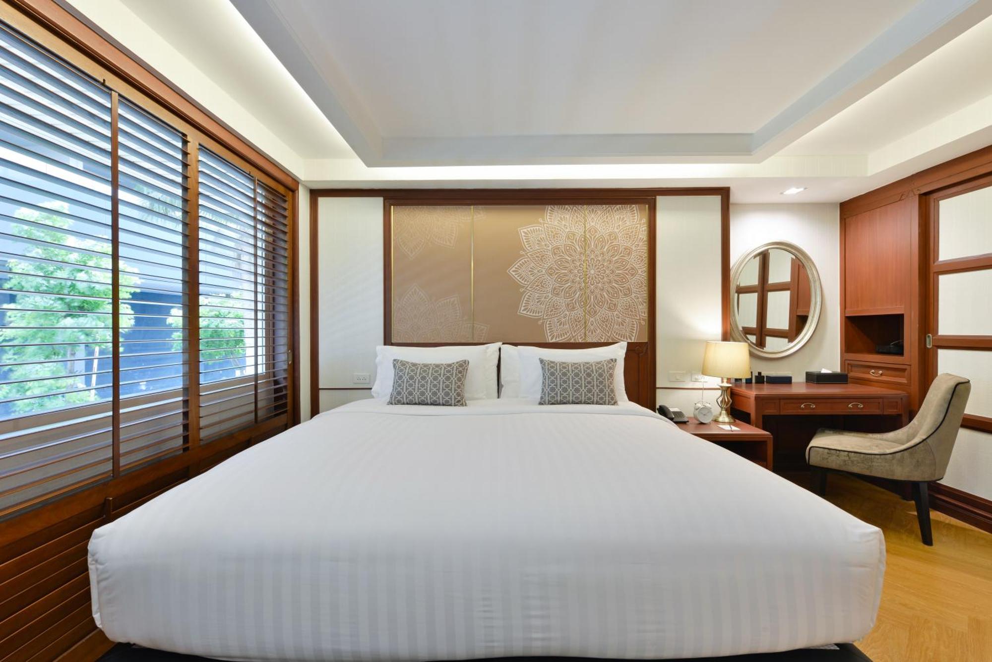 Отель Centre Point Sukhumvit Thong-Lo Бангкок Экстерьер фото