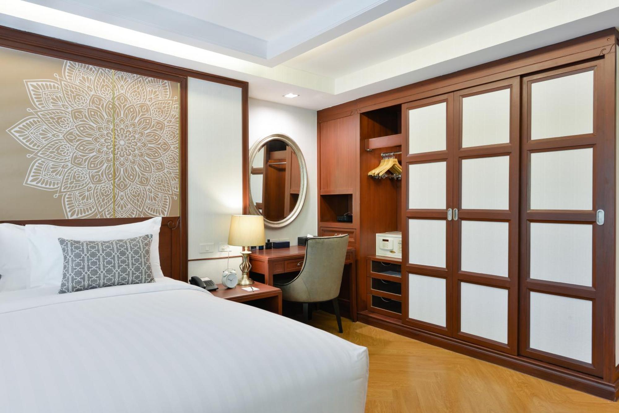Отель Centre Point Sukhumvit Thong-Lo Бангкок Экстерьер фото