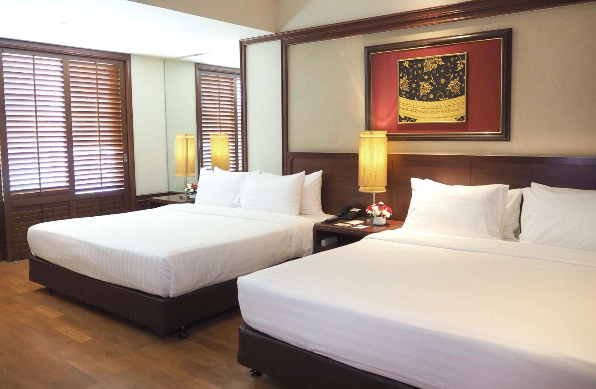Отель Centre Point Sukhumvit Thong-Lo Бангкок Экстерьер фото